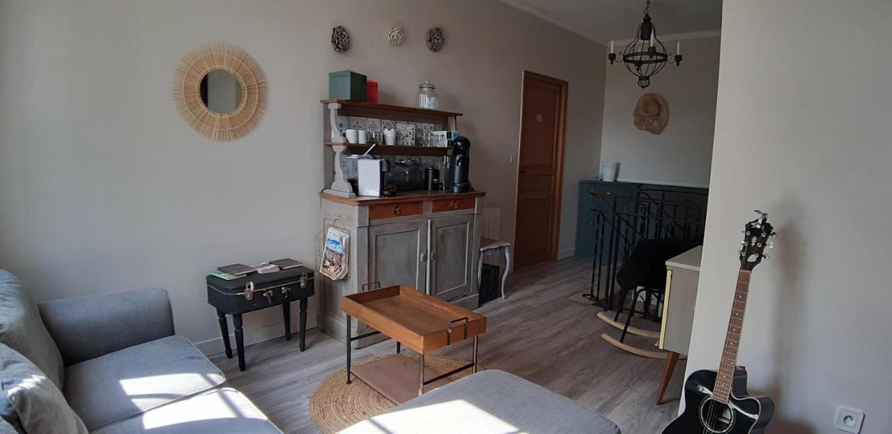 Bed and Breakfast A L'Ombre De La Treille -Proche Saint-Emilion Exterior foto