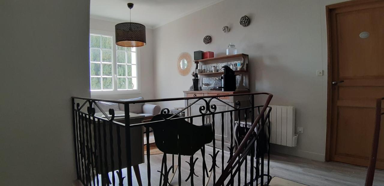Bed and Breakfast A L'Ombre De La Treille -Proche Saint-Emilion Exterior foto