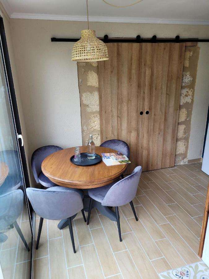 Bed and Breakfast A L'Ombre De La Treille -Proche Saint-Emilion Exterior foto