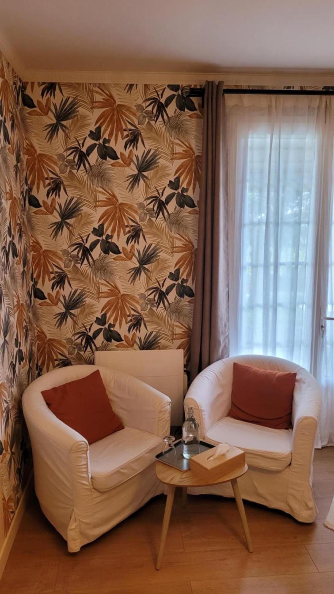Bed and Breakfast A L'Ombre De La Treille -Proche Saint-Emilion Exterior foto