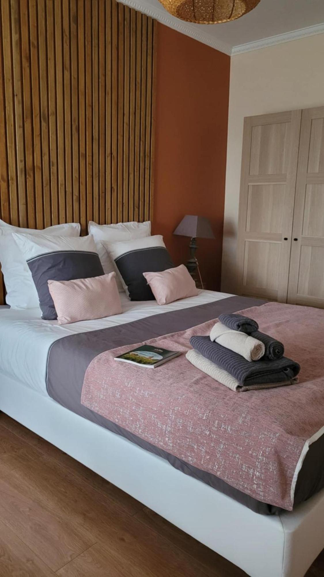 Bed and Breakfast A L'Ombre De La Treille -Proche Saint-Emilion Exterior foto